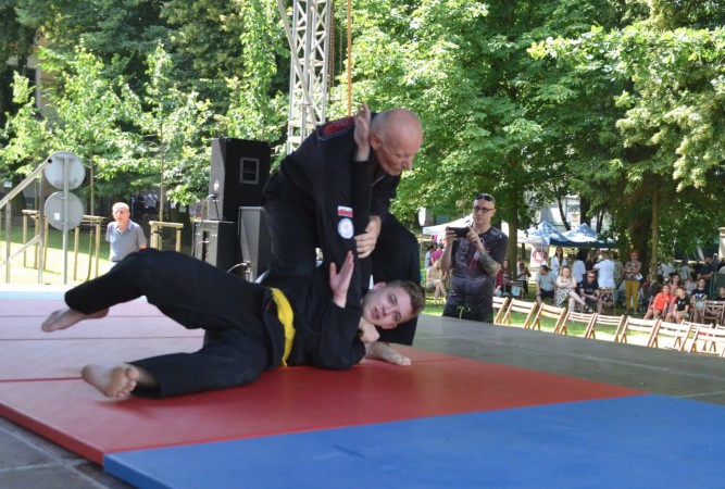 Namiot, scena - wschodnie sztuki walki