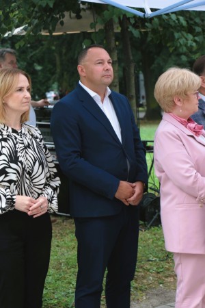 Otwarcie CZP - zaproszeni gośćcie przed Budynkiem Centrum