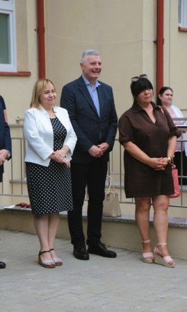 Otwarcie CZP - zaproszeni gośćcie przed Budynkiem Centrum