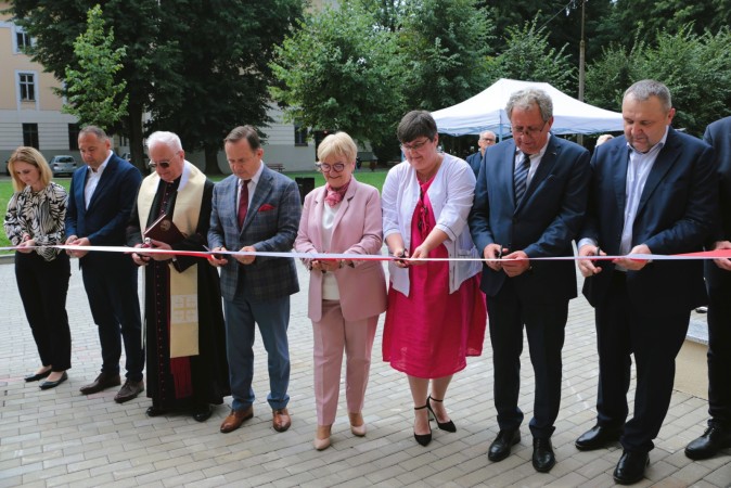 Otwarcie CZP - zaproszeni gośćcie, uroczyste przecięcie wstęgi